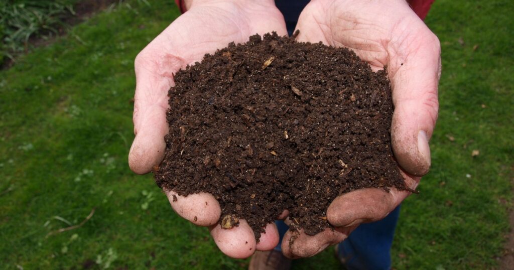 finished compost with composting methods